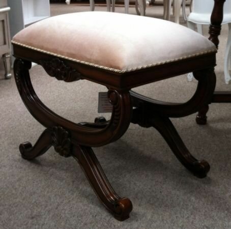 D02- Piano Stool In Mahogany