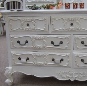 Baroque (Antique White)