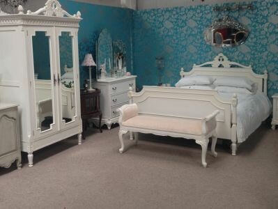 St Tropez (Antique White)