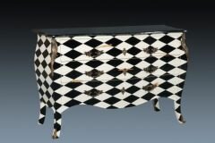 B11 Arlequin Commode